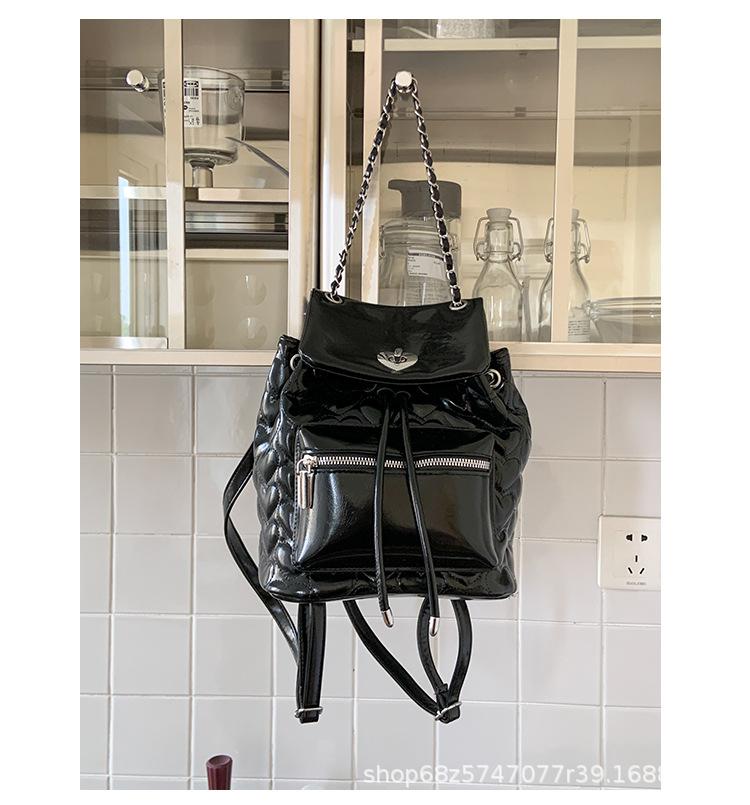 Рюкзак для девочек Xiaoxiangfeng высокой стоимости 2025 новая модная женская универсальная плечевая сумка-мессенджер большой вместимости чёрный
Рюкзак для девочек Xiaoxiangfeng высокой стоимости 2025 новая модная женская универсальная плечевая сумка-мессенджер большой вместимости чёрный