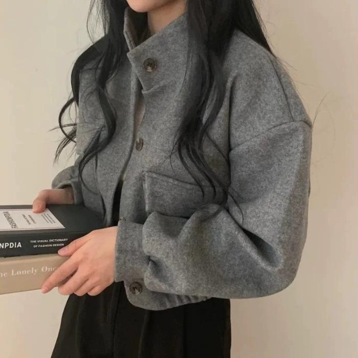Korean chic autumn retro niche stand-up collar single-breasted loose casual versatile long-sleeved woolen coat for women 2XL сірий колір
Korean chic autumn retro niche stand-up collar single-breasted loose casual versatile long-sleeved woolen coat for women 2XL сірий колір