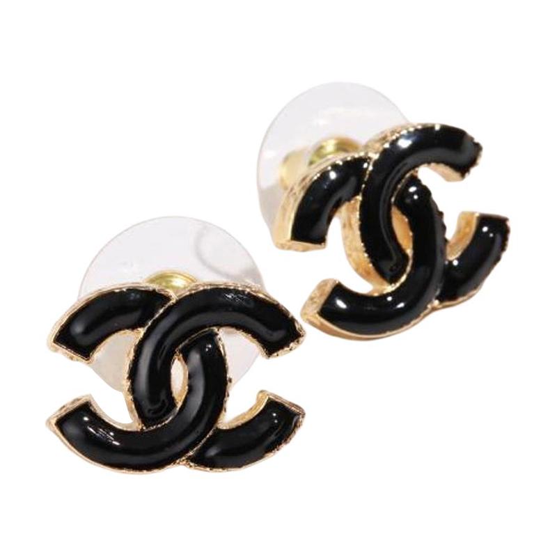 Chanel Double C 23K Black Enamel Irregular Double C Brass Earrings Unisex earrings Gold ABC250-B14730-NS732 Box+Padding Board,F,Black
Chanel Double C 23K Black Enamel Irregular Double C Brass Earrings Unisex earrings Gold ABC250-B14730-NS732 Box+Padding Board,F,Black