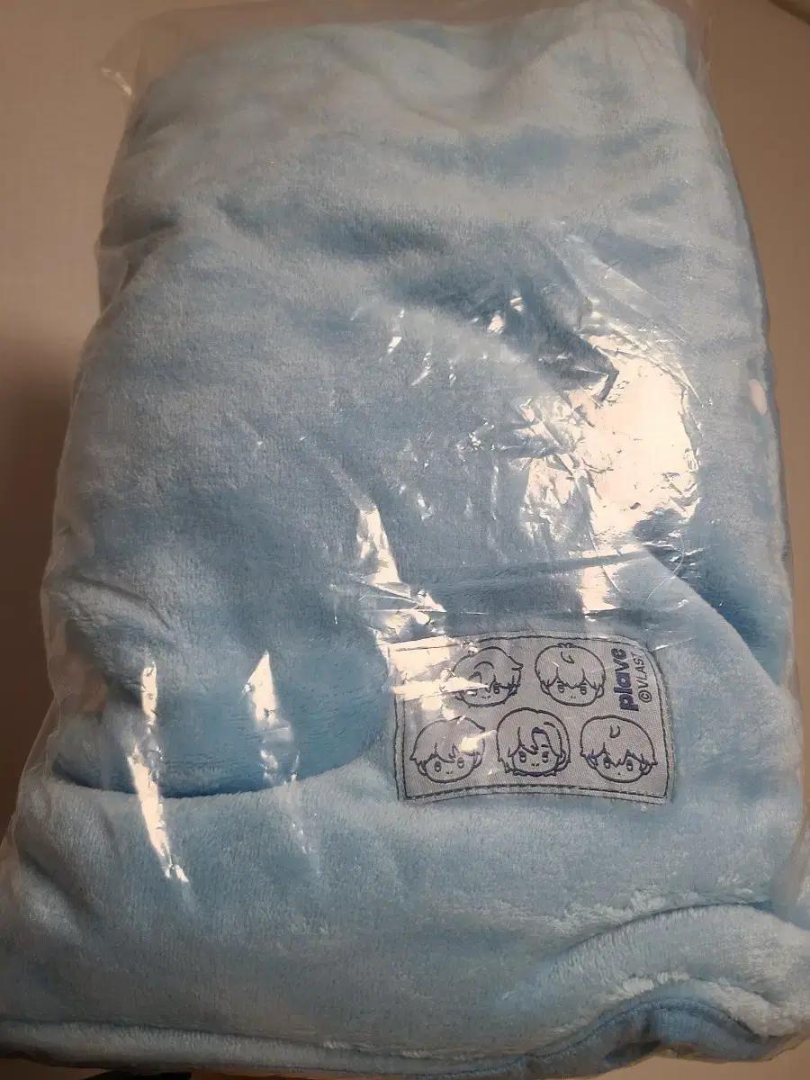 PLAVE Concert High-Sized Unconstructed Blanket (Unused)
PLAVE Concert High-Sized Unconstructed Blanket (Unused)