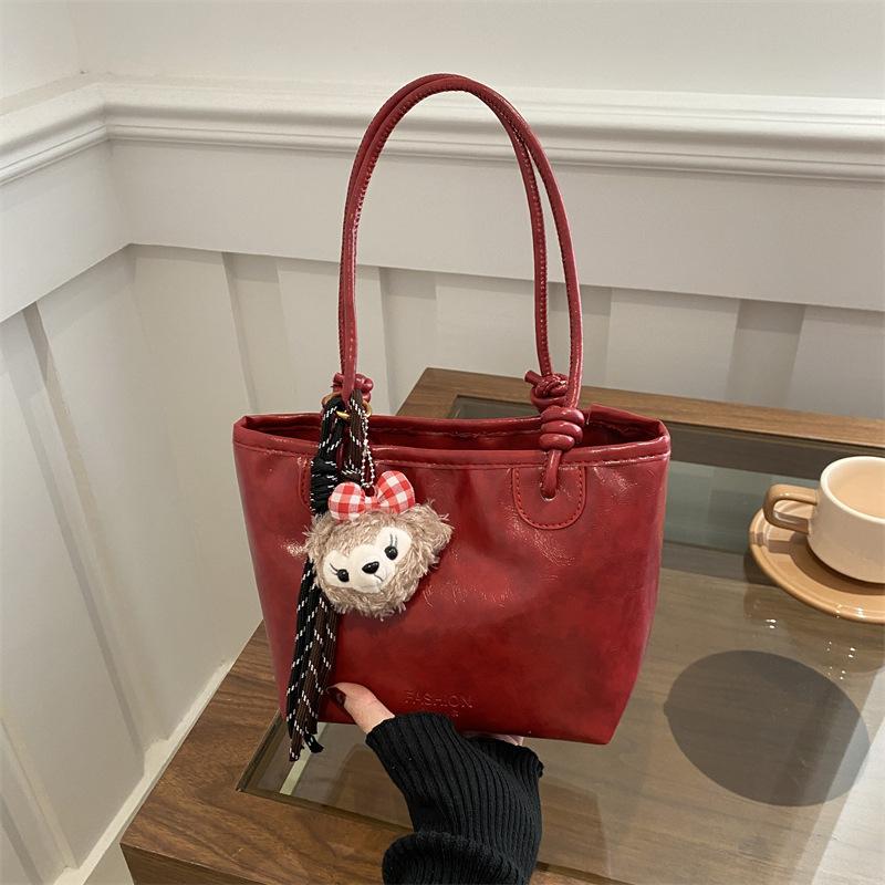 High value, bag women s autumn and winter retro versatile 2025 new casual shoulder messenger bag women s portable bucket
High value, bag women s autumn and winter retro versatile 2025 new casual shoulder messenger bag women s portable bucket