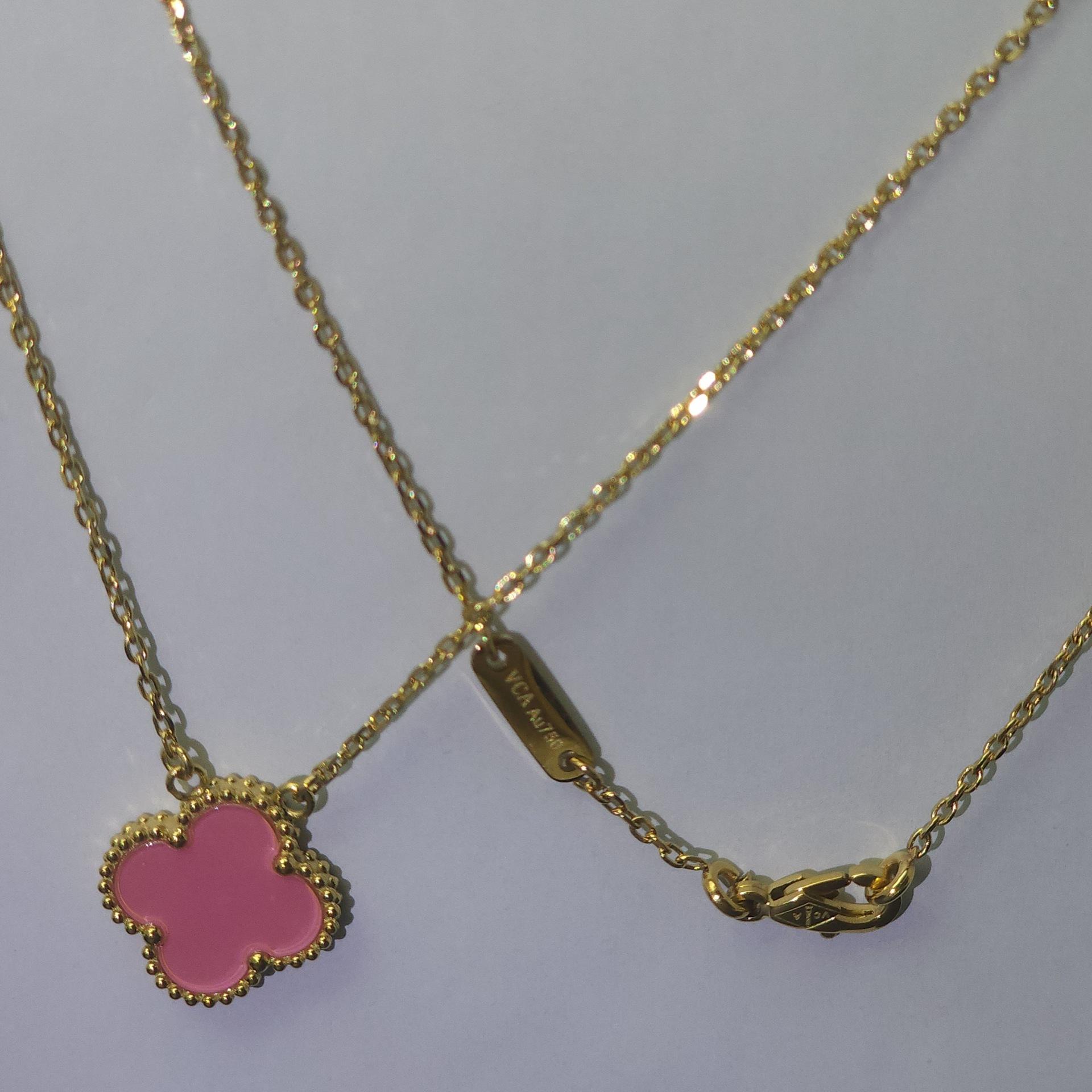 Ожерелье из титановой стали, высокая версия, четырехлистный клевер, женское ожерелье из натурального перламутра, ожерелье на ключицу, женские украшения в стиле легкой роскоши и высокого класса
Ожерелье из титановой стали, высокая версия, четырехлистный клевер, женское ожерелье из натурального перламутра, ожерелье на ключицу, женские украшения в стиле легкой роскоши и высокого класса