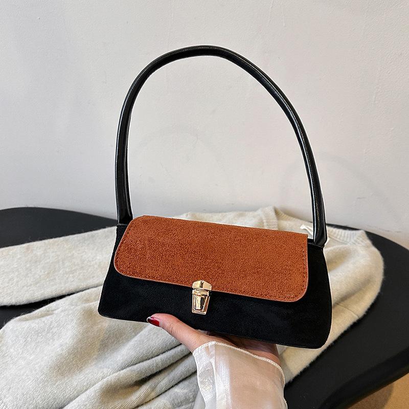 Retro simple shoulder bag 2024 spring new bag women s niche design underarm bag fashion casual hand bag
Retro simple shoulder bag 2024 spring new bag women s niche design underarm bag fashion casual hand bag