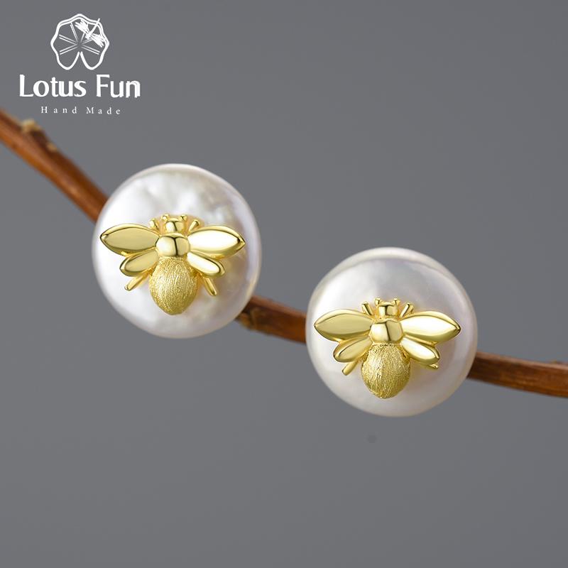 Lotus Fun, необычные винтажные серьги-гвоздики с натуральным жемчугом в стиле барокко, 18-каратное золото в виде пчелы, серьги-гвоздики для женщин, настоящее серебро 925 пробы, вечерние ювелирные изделия
Lotus Fun, необычные винтажные серьги-гвоздики с натуральным жемчугом в стиле барокко, 18-каратное золото в виде пчелы, серьги-гвоздики для женщин, настоящее серебро 925 пробы, вечерние ювелирные изделия