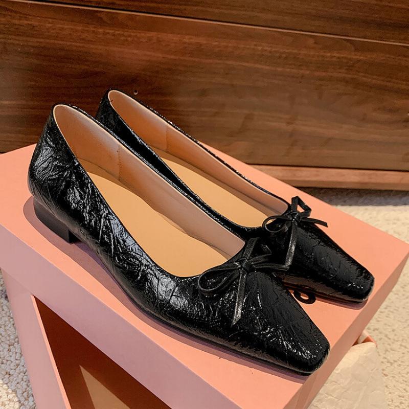 New sheepskin women s shoes non-slip soft sole low heel large size leather women s shoes solid color square heel four seasons wear overalls small le 39 чёрный
New sheepskin women s shoes non-slip soft sole low heel large size leather women s shoes solid color square heel four seasons wear overalls small le 39 чёрный