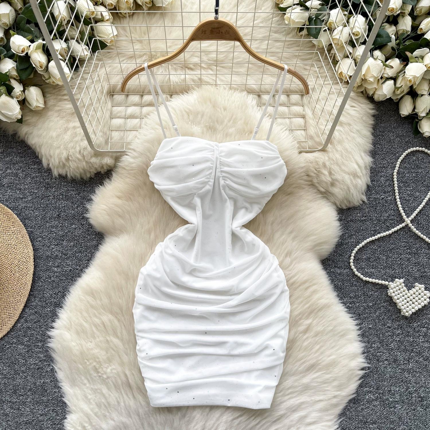 Летние женские сексуальные тонкие облегающие мини-короткие платья для вечеринок на тонких бретельках с открытой спиной L белый
Летние женские сексуальные тонкие облегающие мини-короткие платья для вечеринок на тонких бретельках с открытой спиной L белый