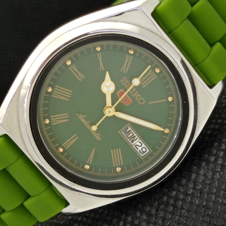 Б/У винтажные часы SEIKO 5 AUTOMATIC 7S26A JAPAN MENS D/D GREEN WATCH 610d-a318493-9 SKU610d-a318493
Б/У винтажные часы SEIKO 5 AUTOMATIC 7S26A JAPAN MENS D/D GREEN WATCH 610d-a318493-9 SKU610d-a318493