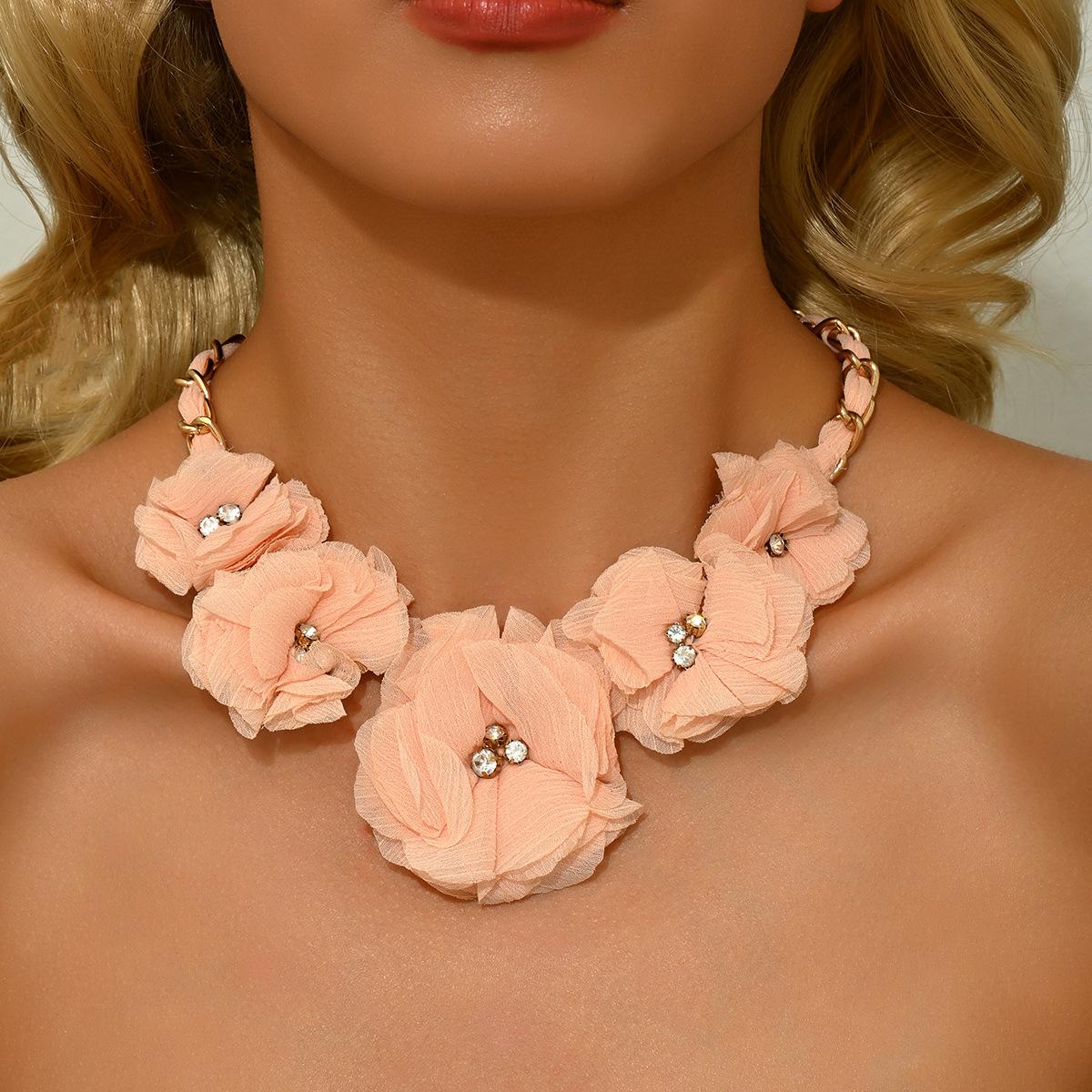 Простий стиль жіноче намисто з діамантами універсальний тканинний дизайн багатошаровий квітковий ланцюжок на ключицю модний предмет
Простий стиль жіноче намисто з діамантами універсальний тканинний дизайн багатошаровий квітковий ланцюжок на ключицю модний предмет