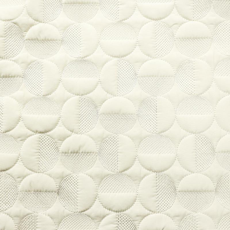 Cotton-padded Embroidered Fabric Polyester Memory Imitation Circular Drawstitch Hand-made Quilting for Autumn Winter Clothes Bag 100x142cm слонова кістка
Cotton-padded Embroidered Fabric Polyester Memory Imitation Circular Drawstitch Hand-made Quilting for Autumn Winter Clothes Bag 100x142cm слонова кістка