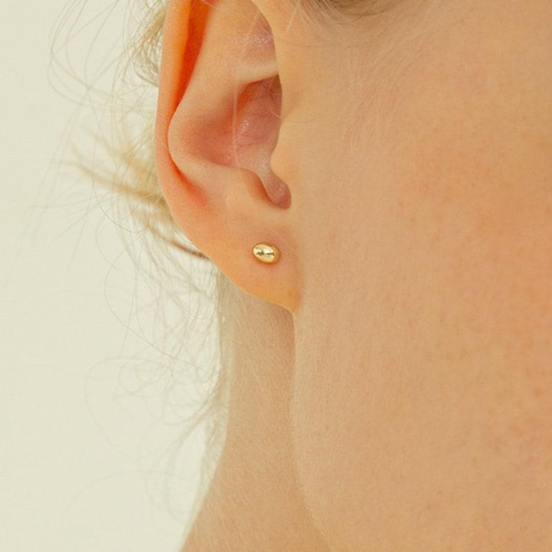 LUNNE 14k Pebble Ball Piercing (14k Gold) #L28 10k gold (individual)
LUNNE 14k Pebble Ball Piercing (14k Gold) #L28 10k gold (individual)