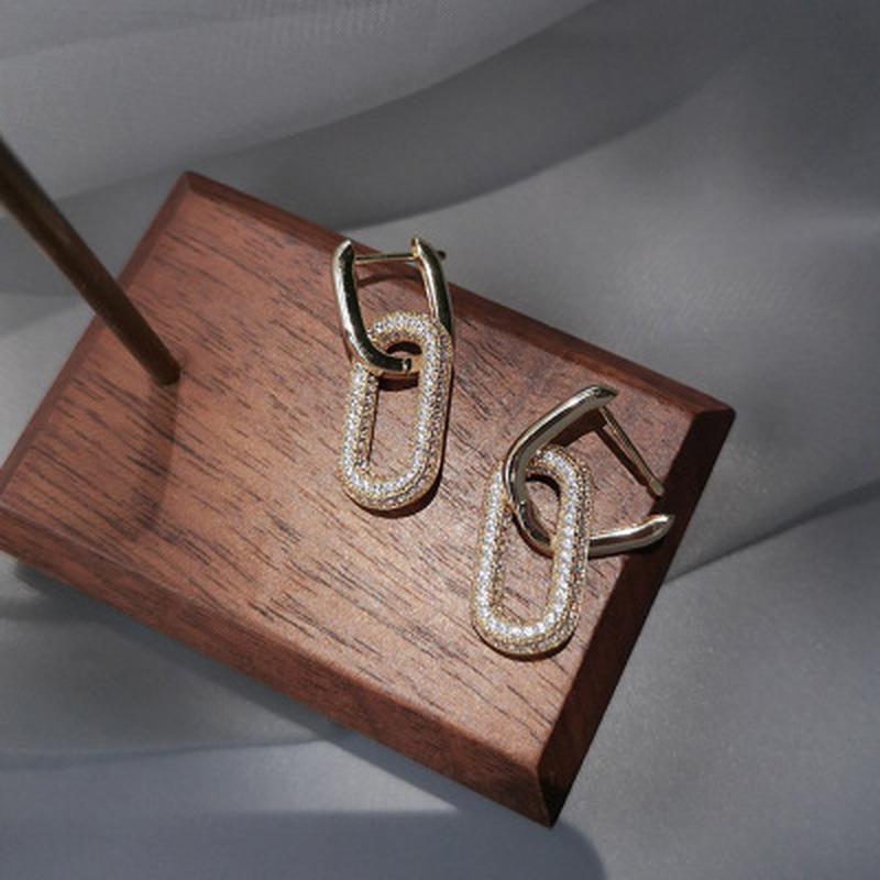 Серьги с высоким чувством темперамента, маленькие серьги, женские простые серьги с холодным ветром золотой
Серьги с высоким чувством темперамента, маленькие серьги, женские простые серьги с холодным ветром золотой