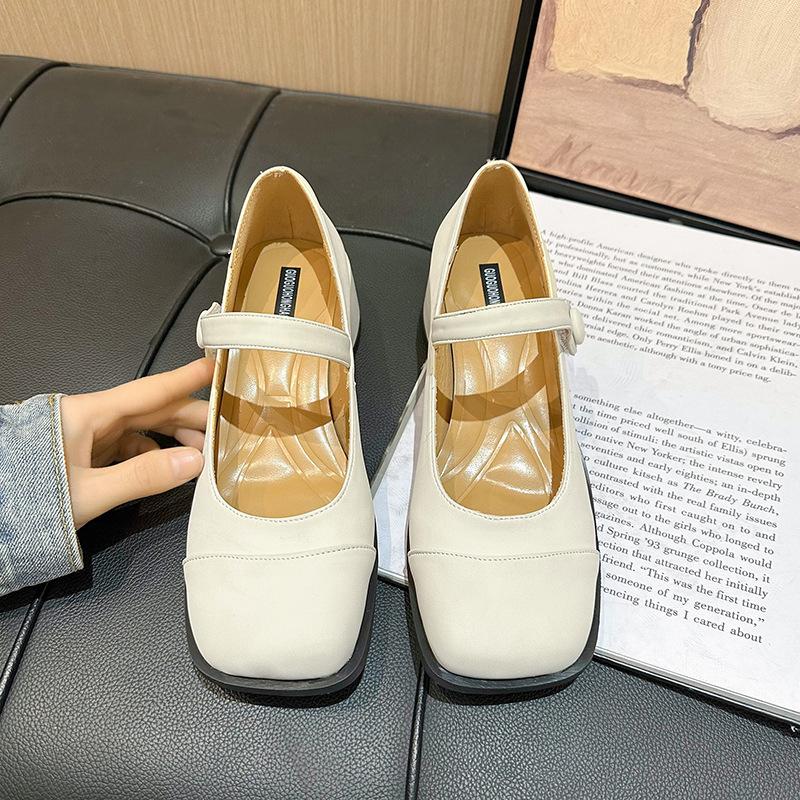 2026 spring new retro gentle temperament fairy Xiaoxiangfeng shallow mouth fashion single shoes thick heel Mary Jane shoes woman 35
2026 spring new retro gentle temperament fairy Xiaoxiangfeng shallow mouth fashion single shoes thick heel Mary Jane shoes woman 35