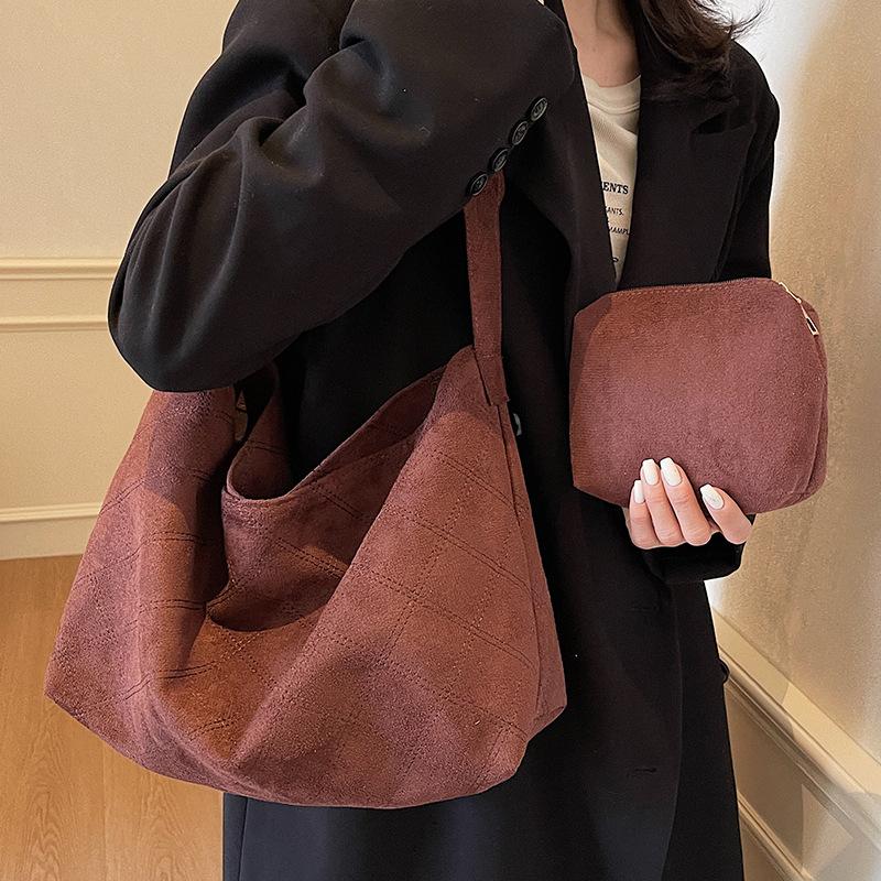 Большая вместительная сумка Diamond для женщин, новая мода на осень и зиму, новая модная сумка-тоут для женщин, утолщенная сумка-тоут
Большая вместительная сумка Diamond для женщин, новая мода на осень и зиму, новая модная сумка-тоут для женщин, утолщенная сумка-тоут