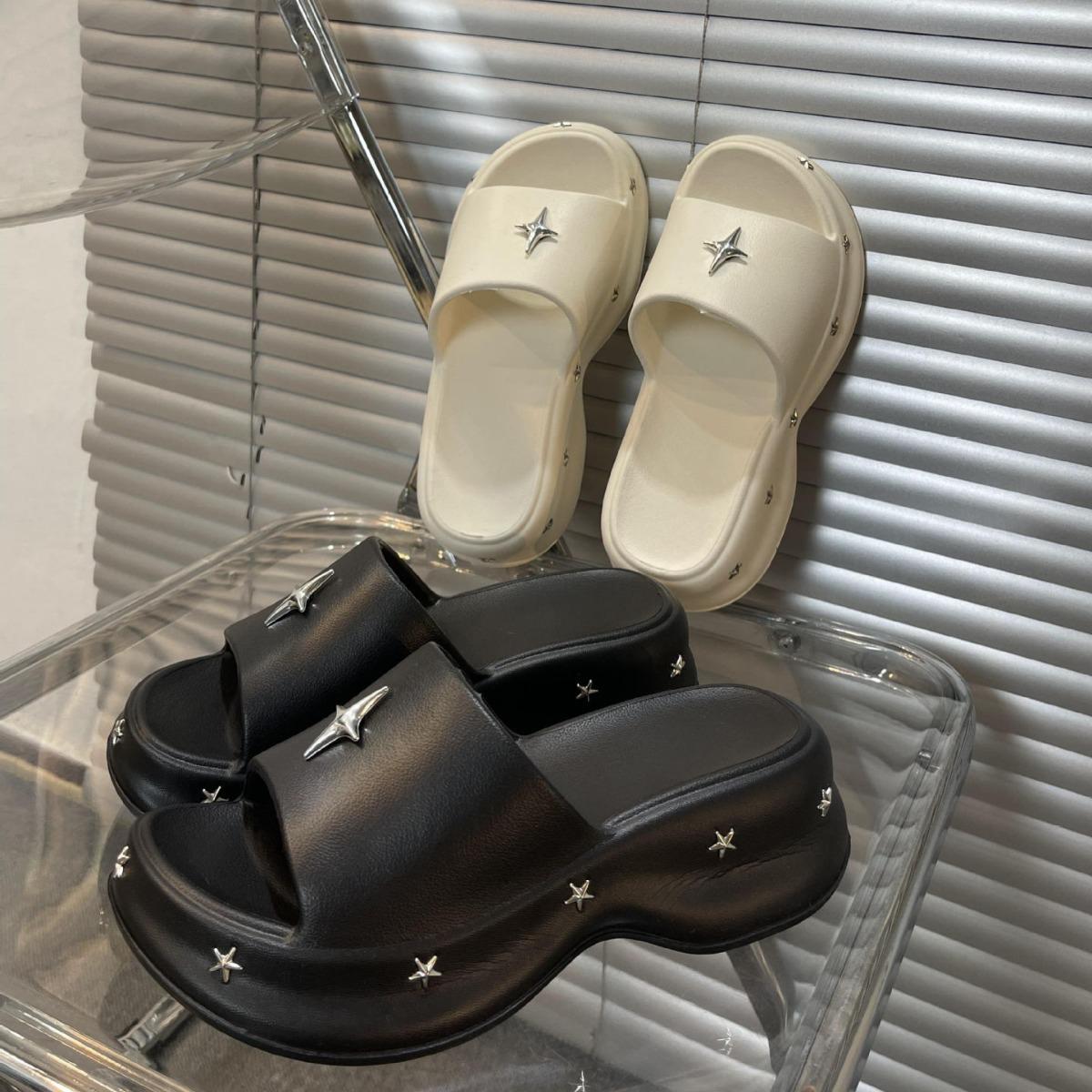 Summer new casual and comfortable one-word with platform high-heeled slippers women s beach shoes wedge heel lazy sandals 36/37 2 yards smaller
Summer new casual and comfortable one-word with platform high-heeled slippers women s beach shoes wedge heel lazy sandals 36/37 2 yards smaller