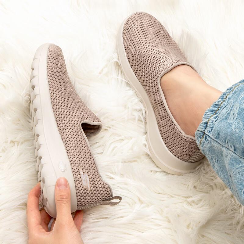 Жіноче повсякденне взуття Skechers 15600-TPE 9
Жіноче повсякденне взуття Skechers 15600-TPE 9