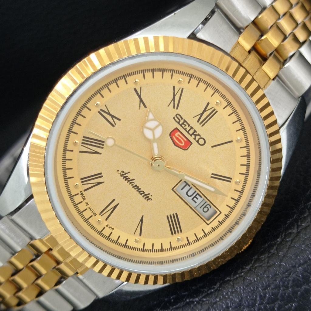 VINTAGE REFURBISHED SEIKO 5 AUTOMATIC JAPAN MENS GOLDEN DIAL WATCH a443188-1
VINTAGE REFURBISHED SEIKO 5 AUTOMATIC JAPAN MENS GOLDEN DIAL WATCH a443188-1