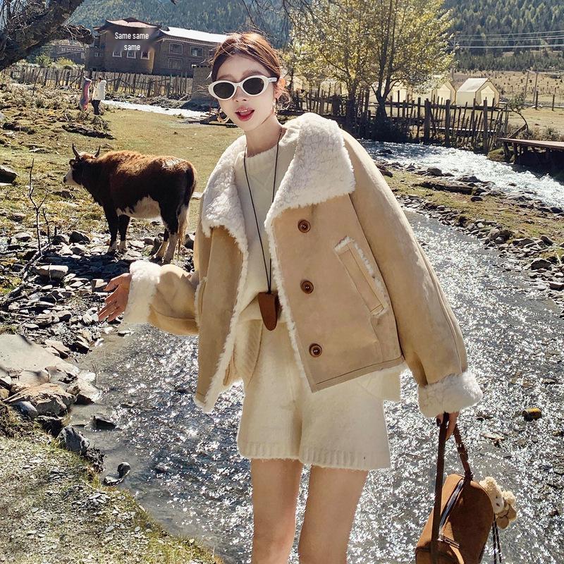 Women s 2025 Autumn/Winter Lambswool Shearling Lined Short Coat - Stylish Petite Fit Large
Women s 2025 Autumn/Winter Lambswool Shearling Lined Short Coat - Stylish Petite Fit Large
