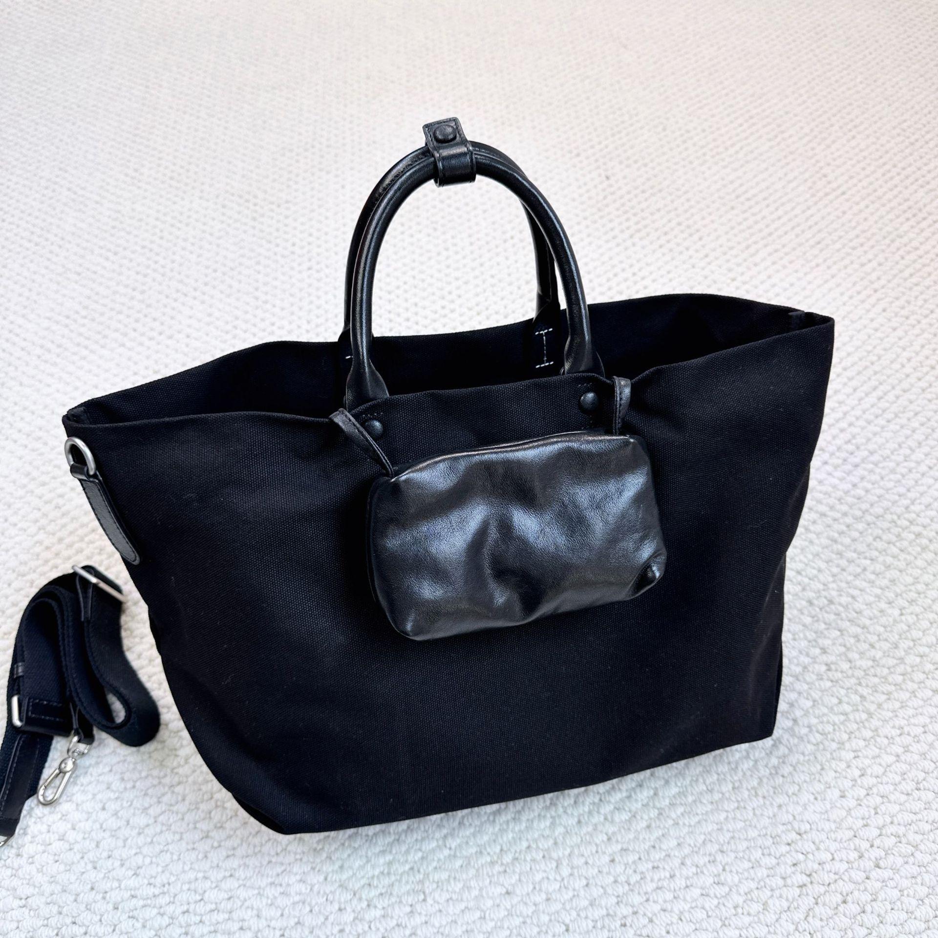 Bag Women s 2025 New Niche Canvas Splicing Cowhide Holder Bag Large Capacity Commuter Shoulder Crossbody Handbag 35x6.5x24cm
Bag Women s 2025 New Niche Canvas Splicing Cowhide Holder Bag Large Capacity Commuter Shoulder Crossbody Handbag 35x6.5x24cm