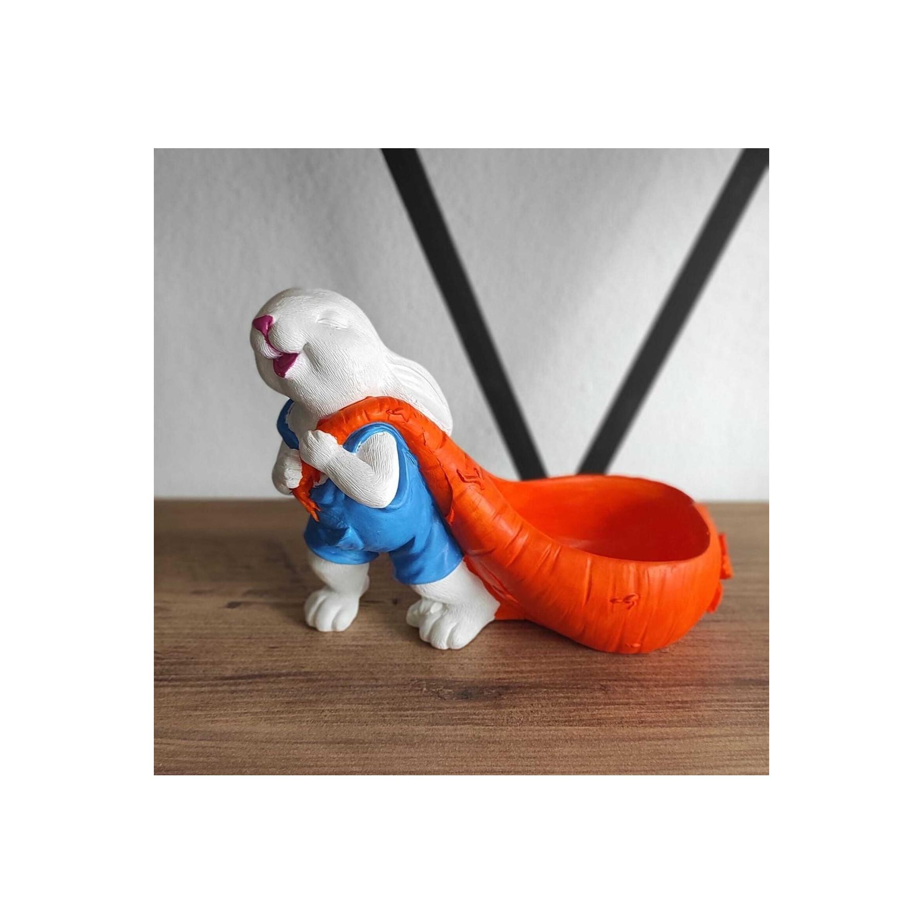 Декоративный горшок FLQUE с фигуркой морковки и кролика
Декоративный горшок FLQUE с фигуркой морковки и кролика