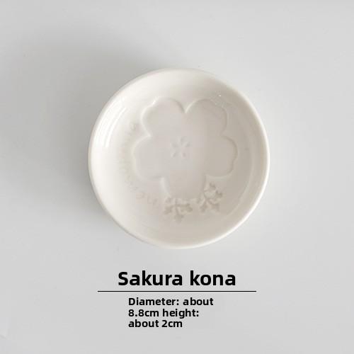 Japanese High Temperature Glaze Ceramic Soy Sauce Dish White Porcelain Small Plate for Sushi
Japanese High Temperature Glaze Ceramic Soy Sauce Dish White Porcelain Small Plate for Sushi