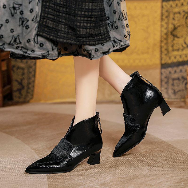 Pointed short boots v-mouth retro leather horsehair splicing high-heeled short leather boots thick-heeled high-top velvet women s shoes 34 чорний
Pointed short boots v-mouth retro leather horsehair splicing high-heeled short leather boots thick-heeled high-top velvet women s shoes 34 чорний