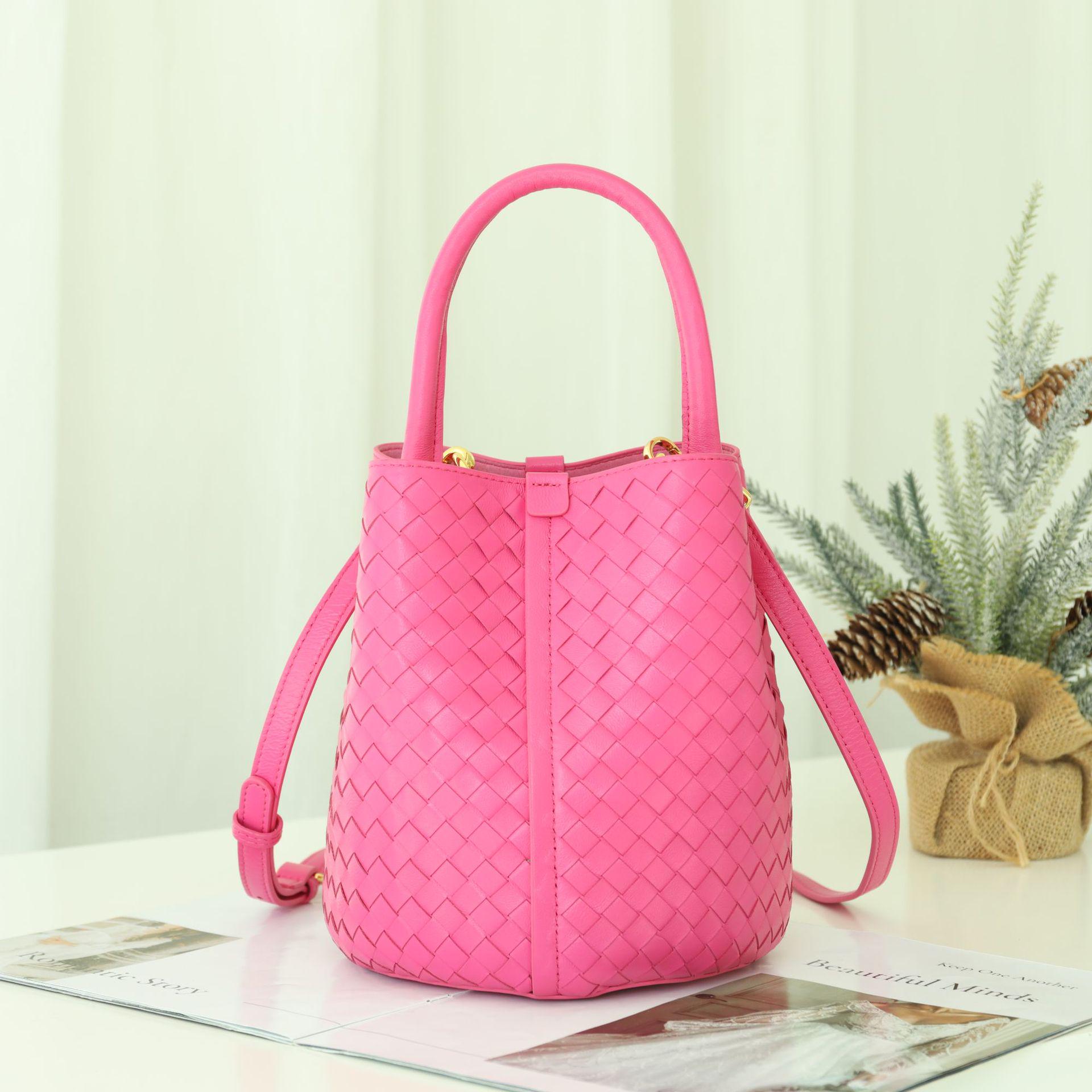 Luxury Genuine Leather Sheepskin Woven Tote - Women s Handheld Crossbody Bag 19.5cm Length x 19.5cm Width x 21cm Height
Luxury Genuine Leather Sheepskin Woven Tote - Women s Handheld Crossbody Bag 19.5cm Length x 19.5cm Width x 21cm Height