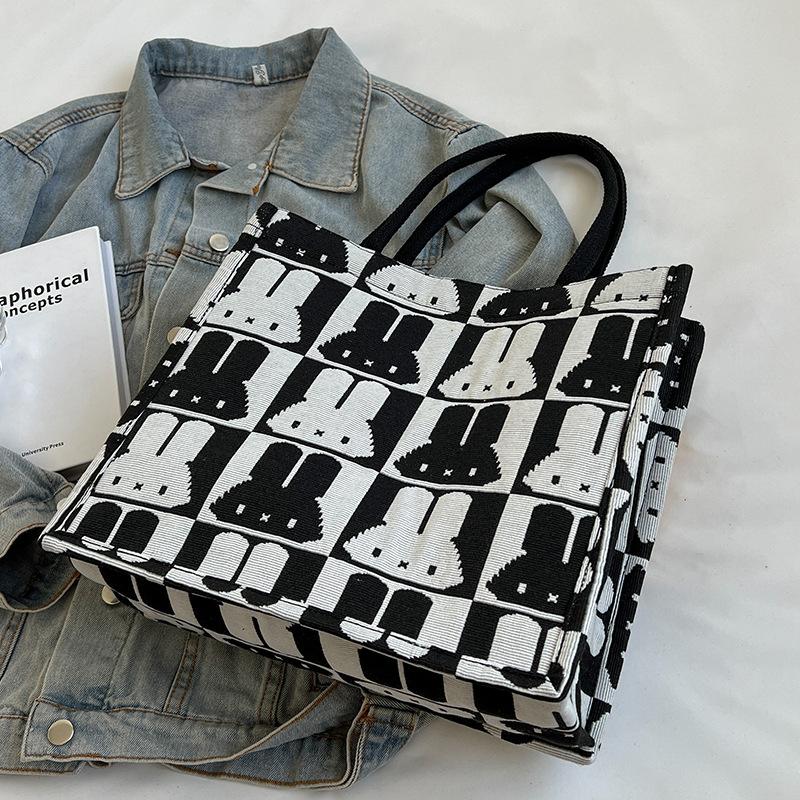 Корейская версия большой вместительной сумки Ins для женщин, новый стиль, модная сумка для мам, студенческая сумка на одно плечо для поездок на работу
Корейская версия большой вместительной сумки Ins для женщин, новый стиль, модная сумка для мам, студенческая сумка на одно плечо для поездок на работу