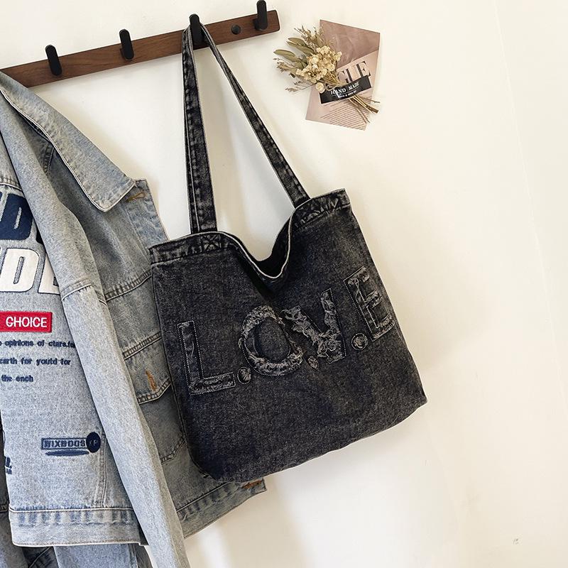 2026 New Women s Frayed Edge Washed Denim Tote Bag with Letter Design чёрный
2026 New Women s Frayed Edge Washed Denim Tote Bag with Letter Design чёрный