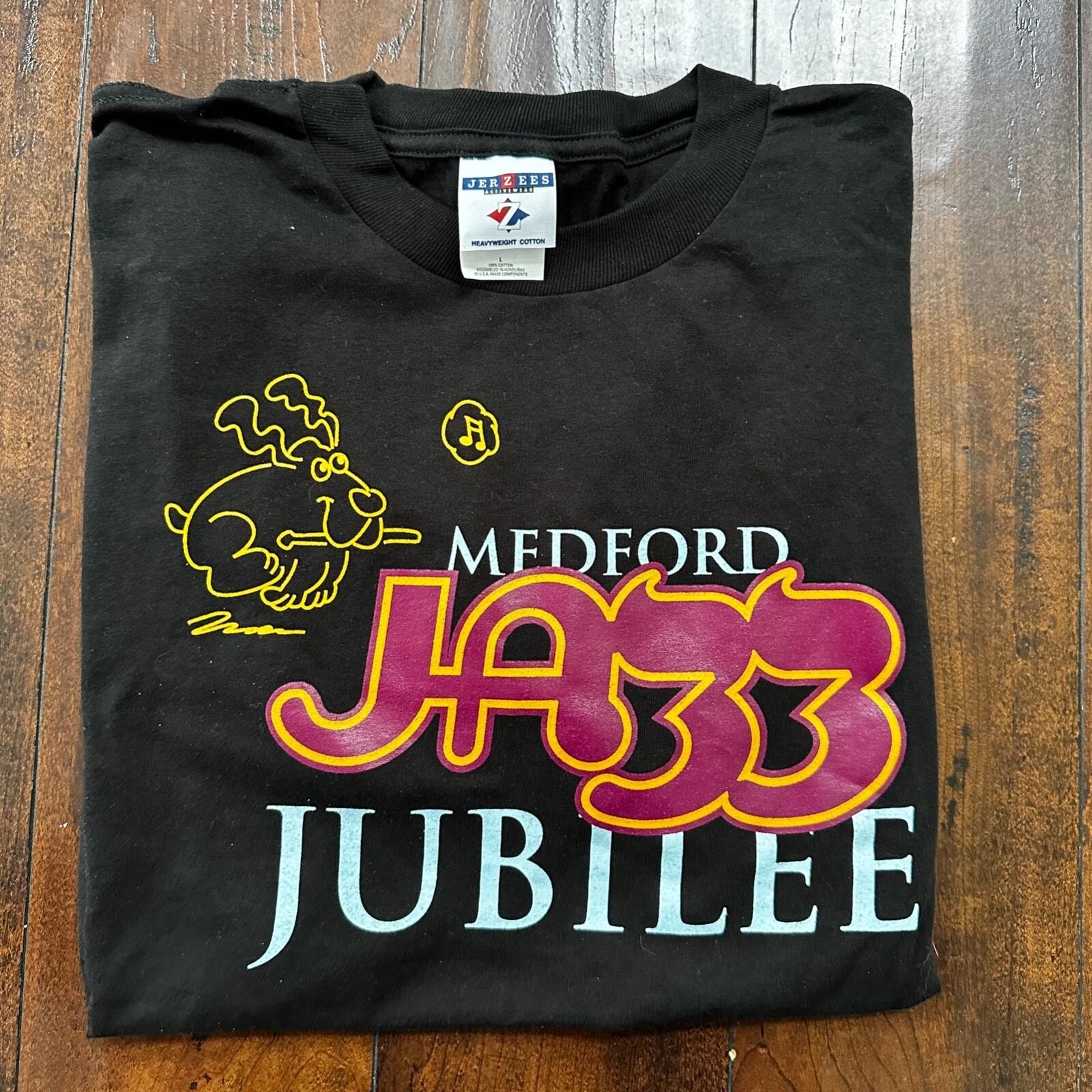 Medford Jazz Jubilee Music VTG T Shirt Y2K Miles Davis Band Pop Rock Art Bunny L
Medford Jazz Jubilee Music VTG T Shirt Y2K Miles Davis Band Pop Rock Art Bunny L