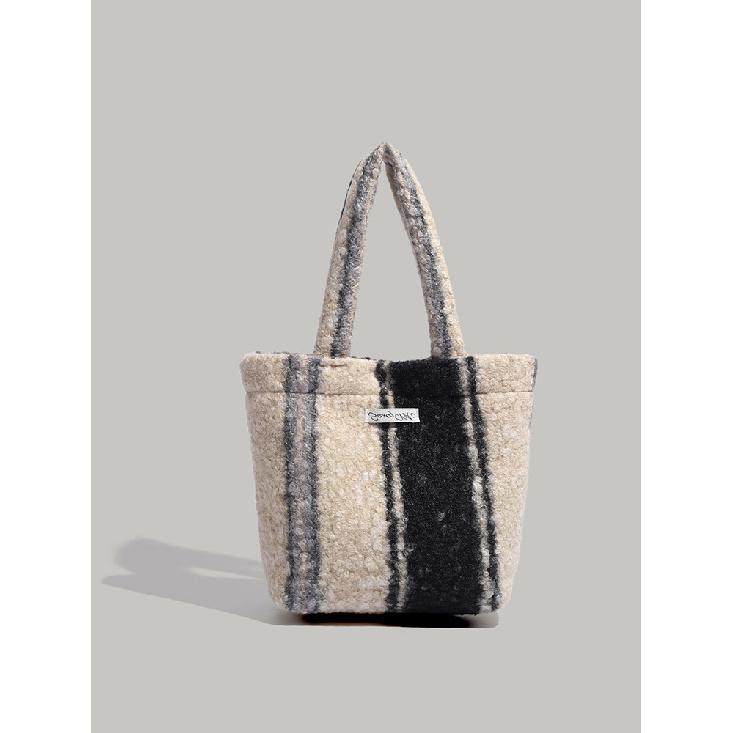 Autumn Winter New Cute Loop Woolen Handbag Portable Storage Small Square Bag Lunch Bag Handheld Bag Plush Black and White Stripes
Autumn Winter New Cute Loop Woolen Handbag Portable Storage Small Square Bag Lunch Bag Handheld Bag Plush Black and White Stripes