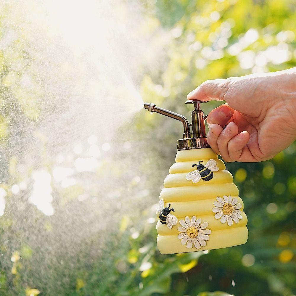 Household Cute Bee Spray Bottle Resin Cute Bee Watering Can Indoor Plant Accessory жёлтый
Household Cute Bee Spray Bottle Resin Cute Bee Watering Can Indoor Plant Accessory жёлтый