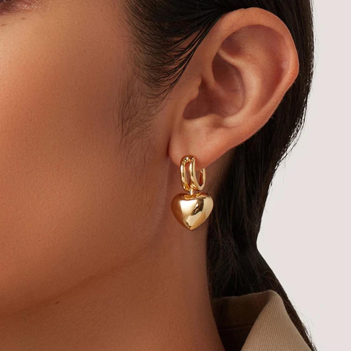 2024 New 18K Gold Stainless Steel Heart Earrings for Women - Polished & Slidable Titanium Pendant
2024 New 18K Gold Stainless Steel Heart Earrings for Women - Polished & Slidable Titanium Pendant