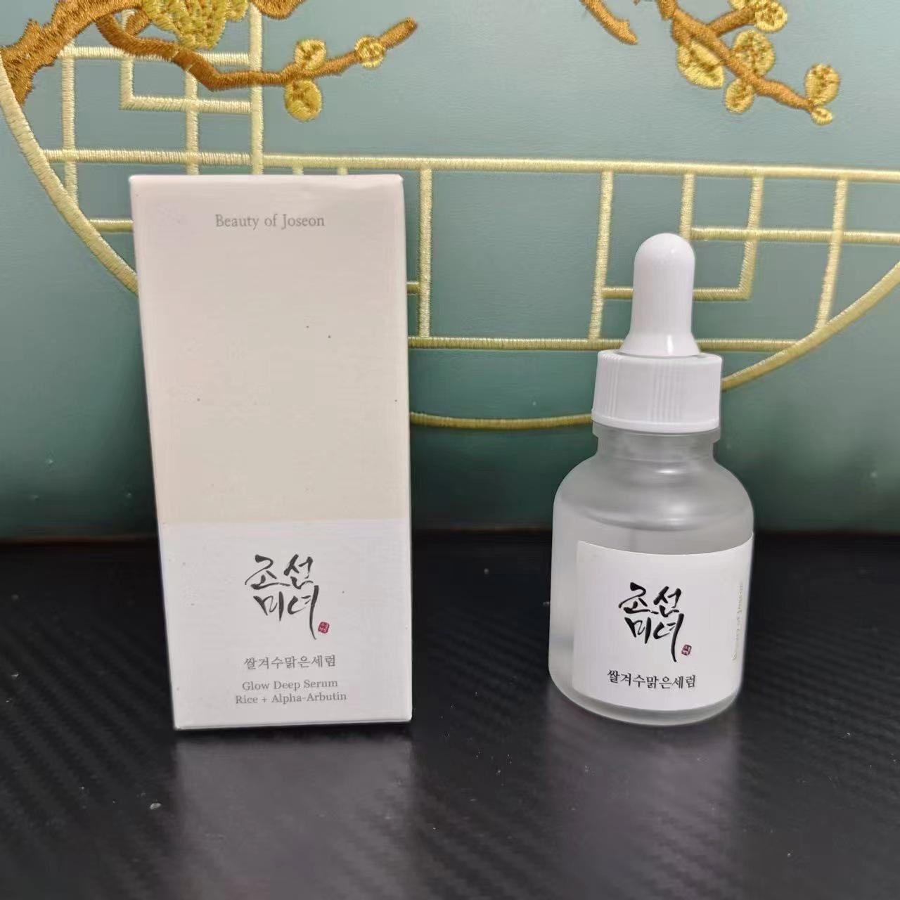 Корейський крем-тонер-есенція та маска-сонцезахист Beauty of Joseon
Корейський крем-тонер-есенція та маска-сонцезахист Beauty of Joseon