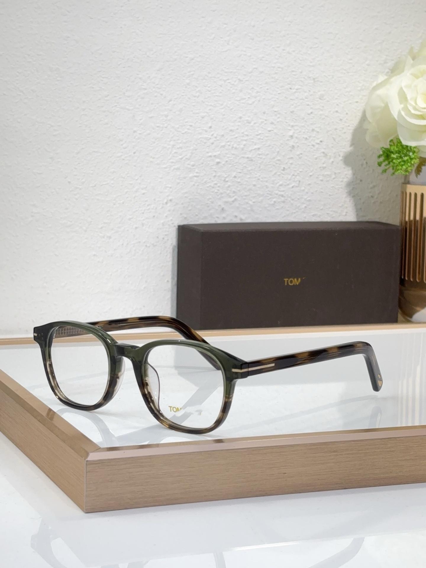 Сонцезахисні окуляри JYL 981 Квадратні з повною оправою 7 сірий
Сонцезахисні окуляри JYL 981 Квадратні з повною оправою 7 сірий