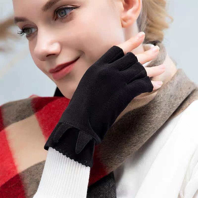 Перчатки без пальцев осень и зима one size fits all чёрный
Перчатки без пальцев осень и зима one size fits all чёрный