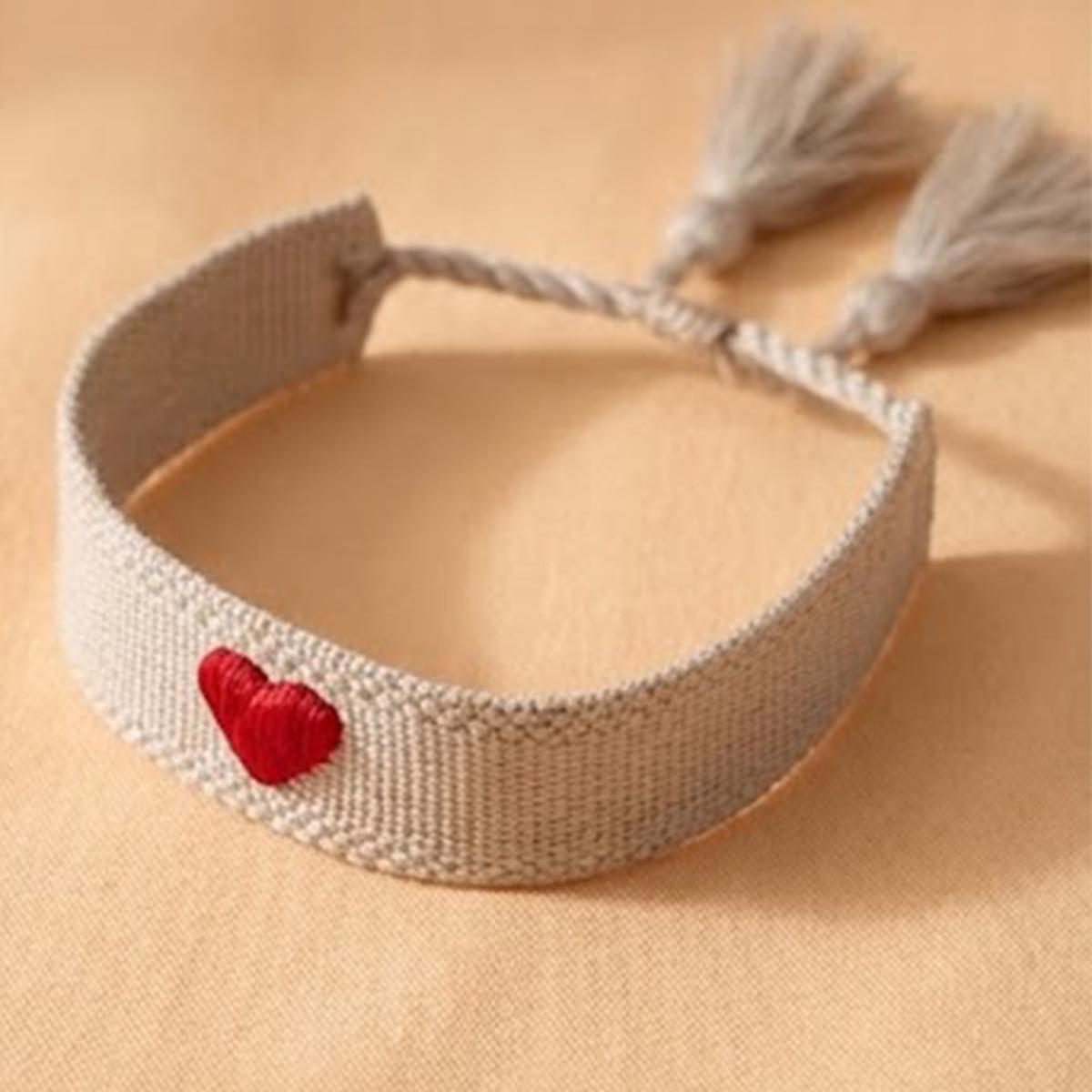 European Bohemian Heart Weaving Tassel Bracelet
European Bohemian Heart Weaving Tassel Bracelet