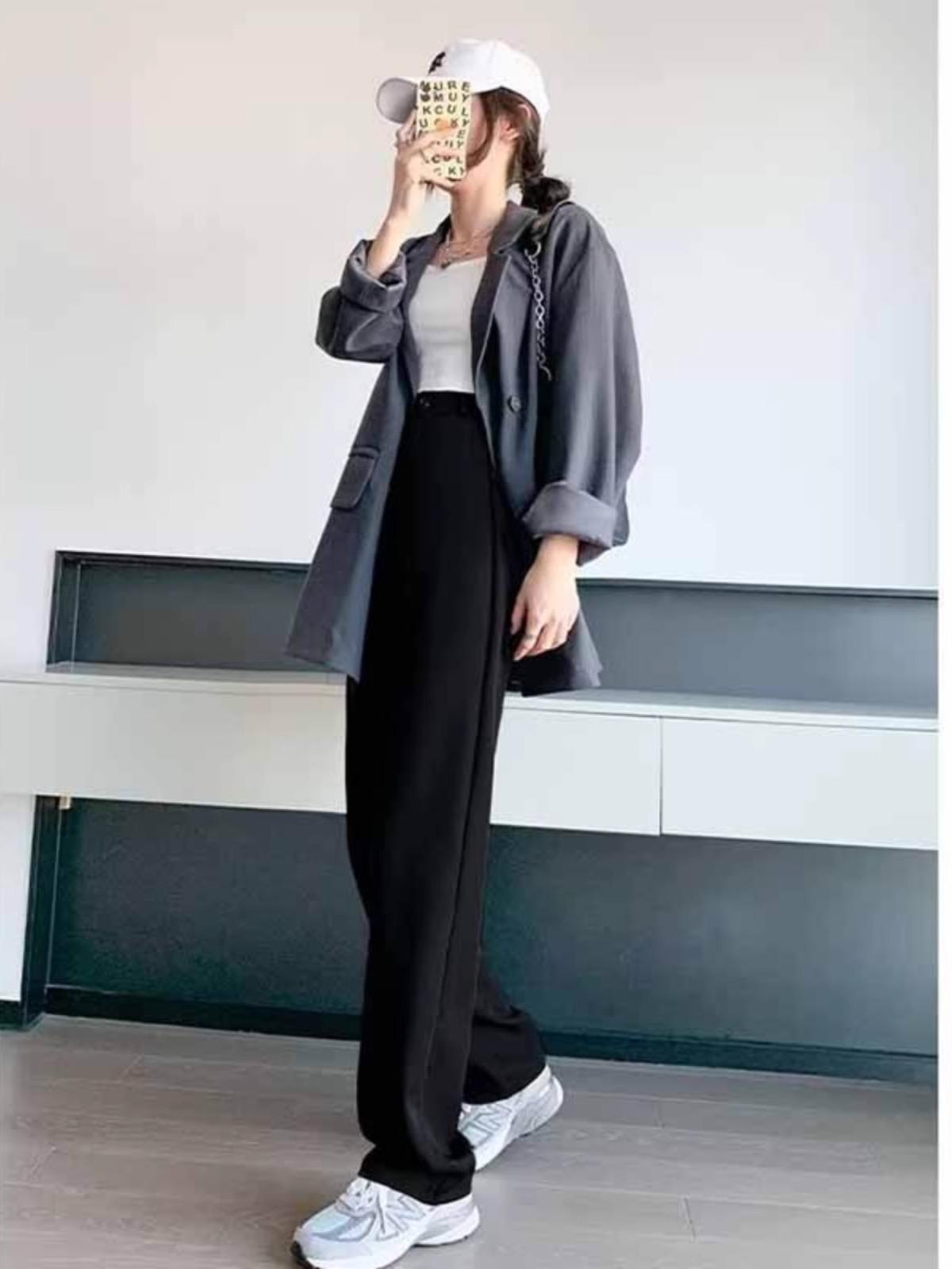 Women s Black Wide-Leg Suit Pants, High-Waist, Spring 2024 Design, Draped, Loose-Fit, Floor-Length, Casual Straight Trousers. 2XL
Women s Black Wide-Leg Suit Pants, High-Waist, Spring 2024 Design, Draped, Loose-Fit, Floor-Length, Casual Straight Trousers. 2XL