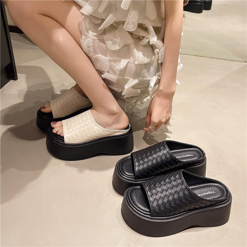 Muffin thick-soled heightened woven cool slippers for women s outerwear 2025 summer new sandals small open-toed half slippers 39
Muffin thick-soled heightened woven cool slippers for women s outerwear 2025 summer new sandals small open-toed half slippers 39
