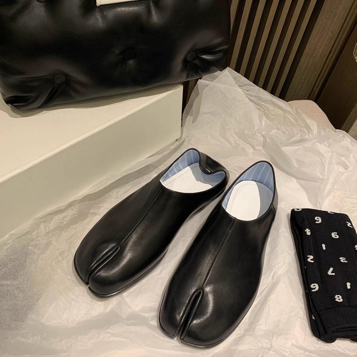 Версія з овчини~ взуття з розділеним носком жіноче на плоскій підошві ретро особистість нішевий дизайн взуття-підкова ліниві лофери свинячі копитця одинарне взуття 35
Версія з овчини~ взуття з розділеним носком жіноче на плоскій підошві ретро особистість нішевий дизайн взуття-підкова ліниві лофери свинячі копитця одинарне взуття 35