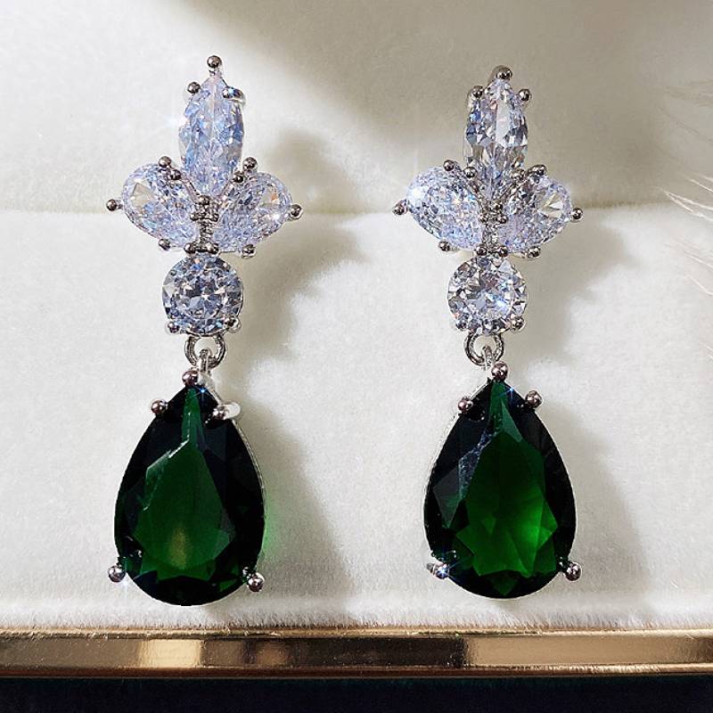 Huitan Elegant Women Drop Earrings Inlaid Shining White/green CZ Versatile Party Accessories for Lady Stylish Wedding Zircon
Huitan Elegant Women Drop Earrings Inlaid Shining White/green CZ Versatile Party Accessories for Lady Stylish Wedding Zircon