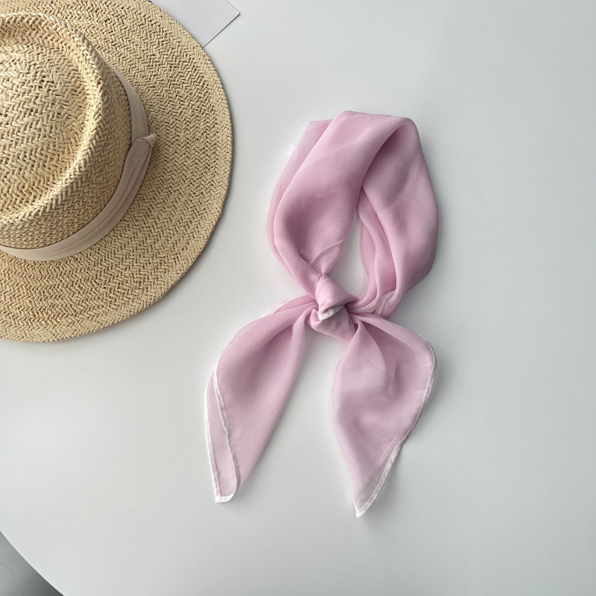 Однотонный носовой платок, хлопковые шейные шарфы для женщин, маленькие шали и накидки, бандана, платки на голову 70cm светло-розовый
Однотонный носовой платок, хлопковые шейные шарфы для женщин, маленькие шали и накидки, бандана, платки на голову 70cm светло-розовый