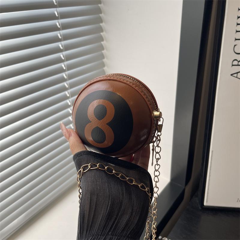 Европейский и американский дизайн черно-белая вечерняя сумка камелия цепочка кроссбоди круглая торт квадратная коробка сумка для помады женская сумка мини коричневый
Европейский и американский дизайн черно-белая вечерняя сумка камелия цепочка кроссбоди круглая торт квадратная коробка сумка для помады женская сумка мини коричневый