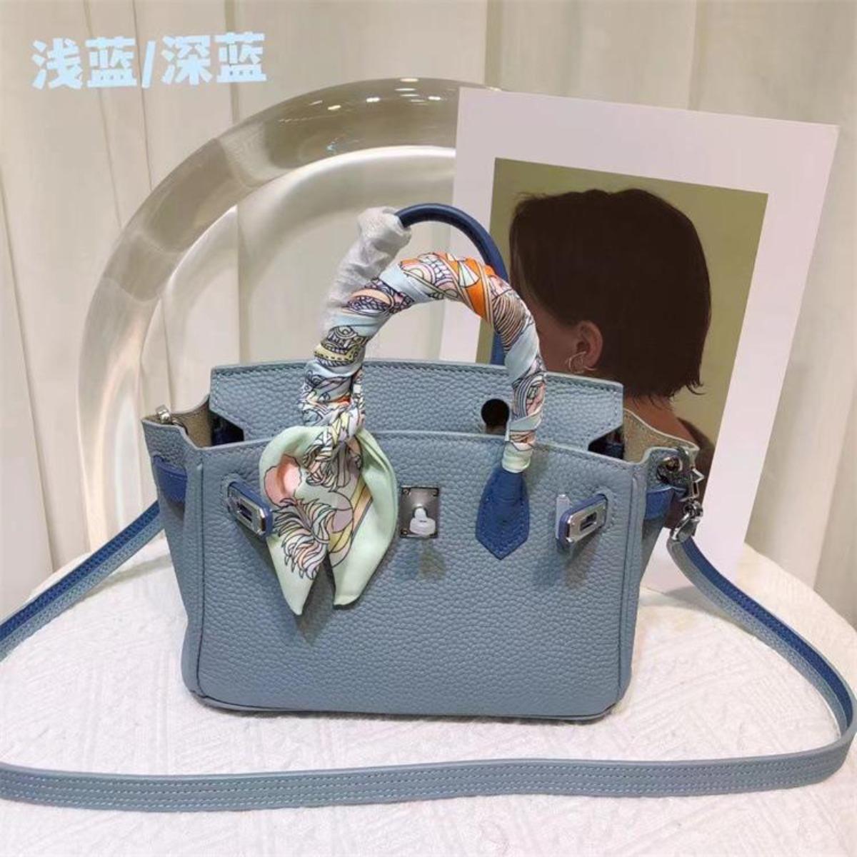 Lychee pattern togo first layer cowhide mini platinum bag pink color matching handbag women s 2026 new shoulder crossbody 25CM with strap
Lychee pattern togo first layer cowhide mini platinum bag pink color matching handbag women s 2026 new shoulder crossbody 25CM with strap