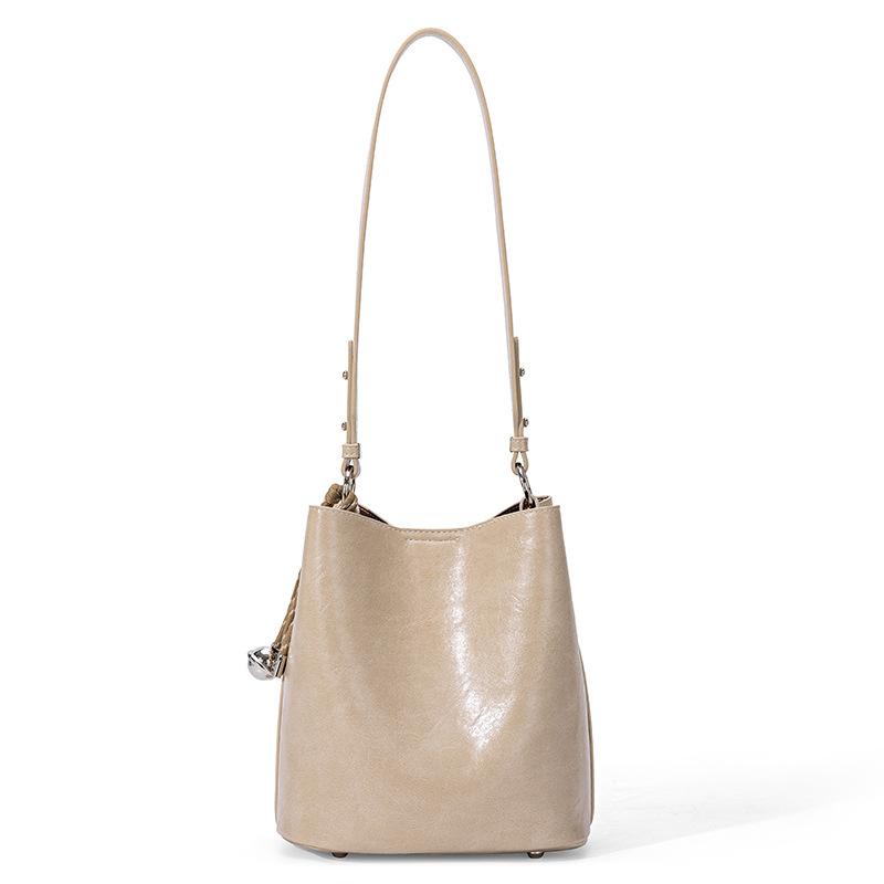 Fashionable and Versatile Large Capacity Bag, Women s Crossbody Bucket Bag, Leather Textured Commuting Single Shoulder Women s Bag, New Model
Fashionable and Versatile Large Capacity Bag, Women s Crossbody Bucket Bag, Leather Textured Commuting Single Shoulder Women s Bag, New Model