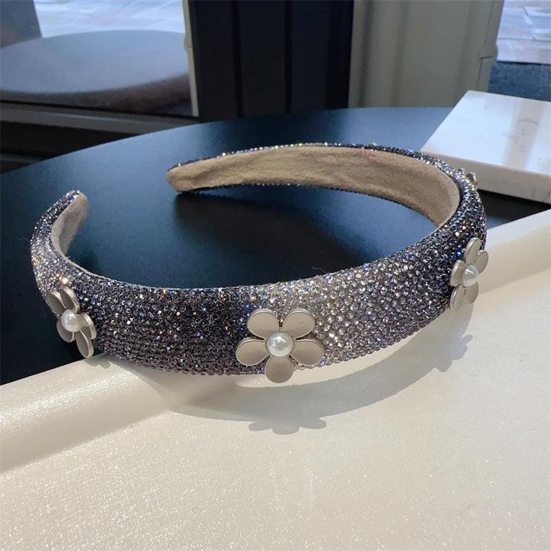 Мигающие цирконы градиентного цвета аксессуары для волос для женщин высшего качества блестящая звезда белый цветок стразы головной убор обруч для волос
Мигающие цирконы градиентного цвета аксессуары для волос для женщин высшего качества блестящая звезда белый цветок стразы головной убор обруч для волос