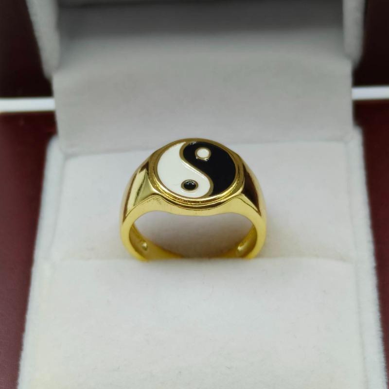 Trendy Yin Yang Tai Chi Signet Ring for Men Women Gold Plated Black White Enamel Symbol Statement Zircon Streetwear Personality adjustable
Trendy Yin Yang Tai Chi Signet Ring for Men Women Gold Plated Black White Enamel Symbol Statement Zircon Streetwear Personality adjustable