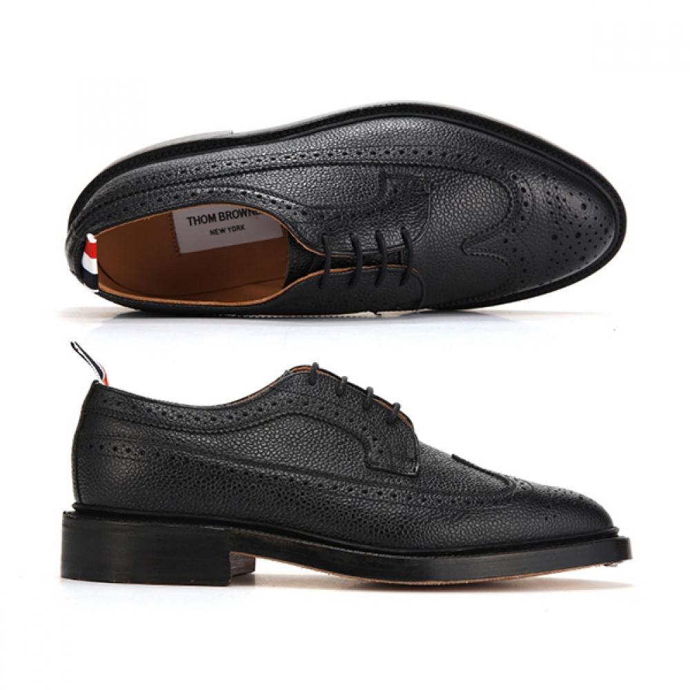 Thom Browne Pebble Grain Classic Long Wing Sole Brogue Loafer Mfd002a 00198 001 MFD002A 00198 001 (7.5)
Thom Browne Pebble Grain Classic Long Wing Sole Brogue Loafer Mfd002a 00198 001 MFD002A 00198 001 (7.5)