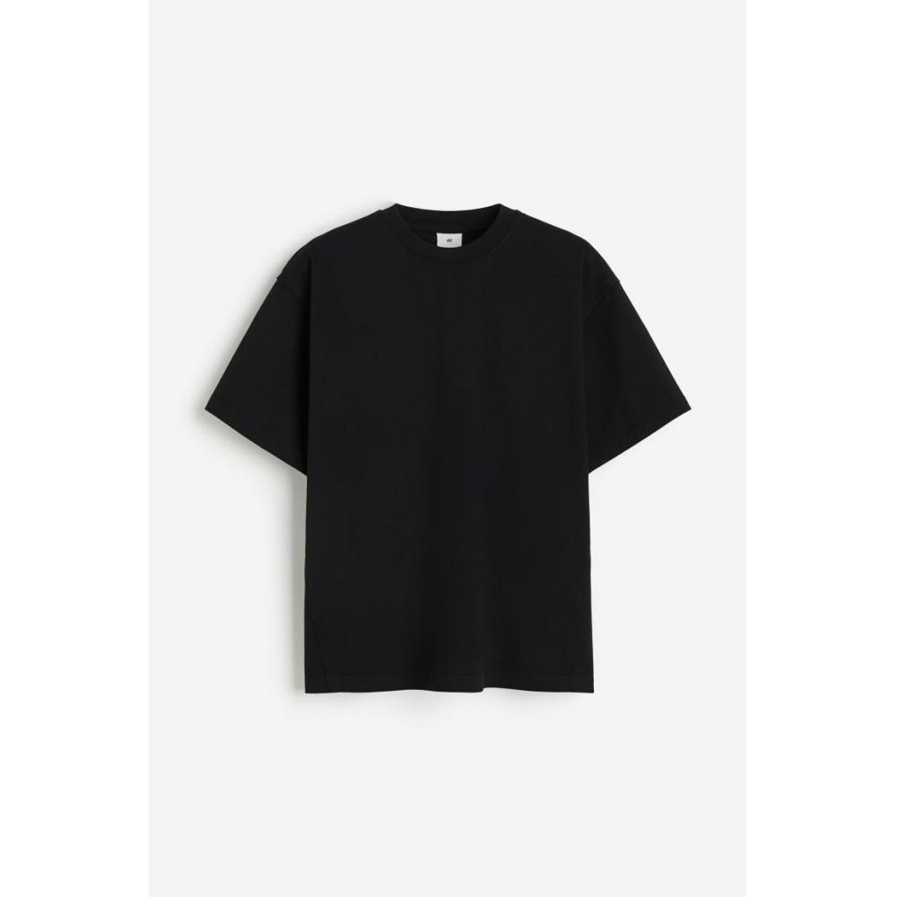 Футболка свободного кроя HM черная 
Футболка свободного кроя HM черная