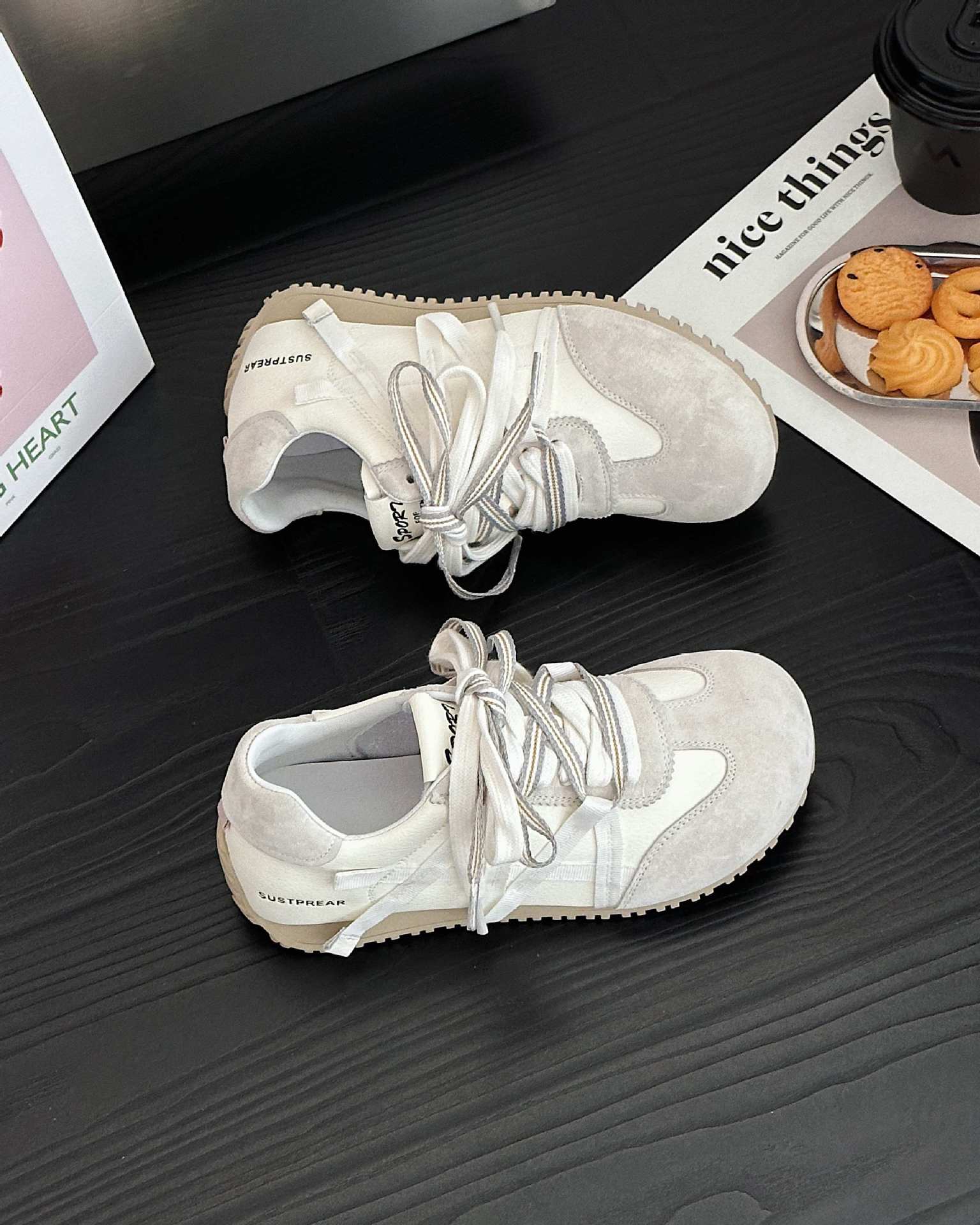 Осень 2025 новая кожа обувь Форрест Гамп ретро немецкие тренировочные туфли платформа повседневная спортивная женская обувь универсальная вафля 40 бежевый
Осень 2025 новая кожа обувь Форрест Гамп ретро немецкие тренировочные туфли платформа повседневная спортивная женская обувь универсальная вафля 40 бежевый