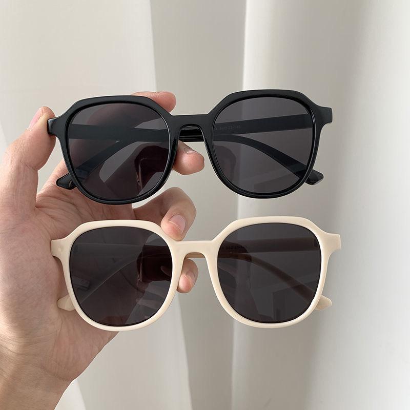 Sunglasses Female Trendy Black Round Face Ultra-Light Sunglasses Dancing Big Face Retro Fashion Glasses чорний
Sunglasses Female Trendy Black Round Face Ultra-Light Sunglasses Dancing Big Face Retro Fashion Glasses чорний